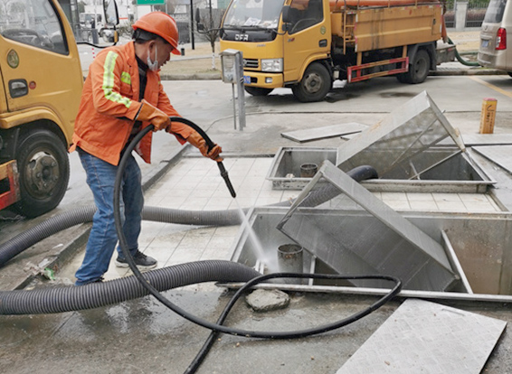 察哈尔右翼后隔油池清理